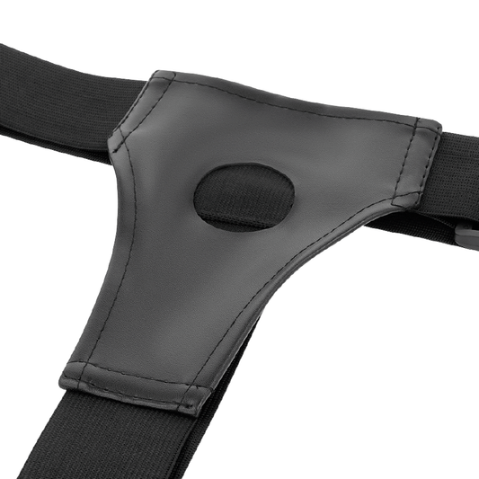 Fascino del cinturino HARNESS ATTRACTION Willian Hollow con vibratore da 17 cm e diametro di 4,5 cm, in dettaglio.