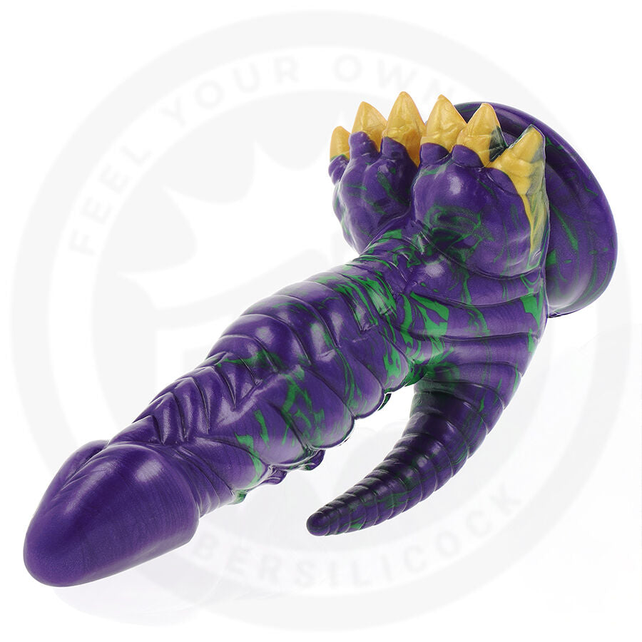 Dildo Crocotta Mystic Aurora di EPIC, dettagli realistici e superficie colorata, ideale per giochi intimi e stimolazione.