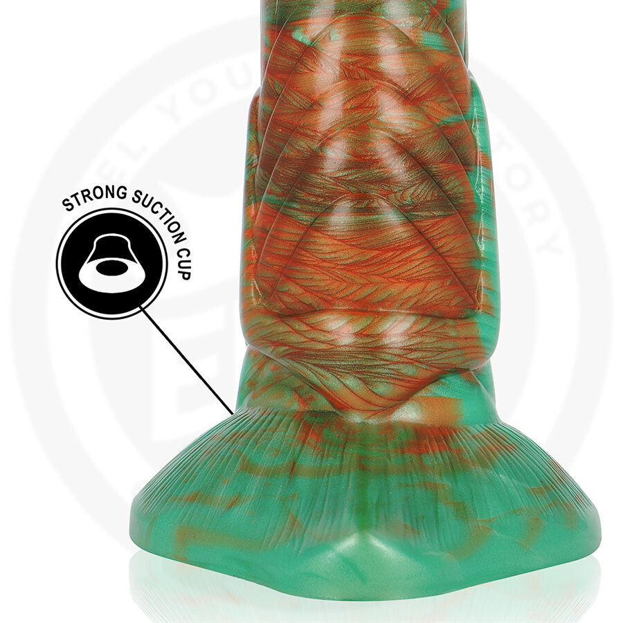 Dildo verde EPIC Tiryón Flash con dettagli realistici, materiale morbido e forma ergonomica, visibile in primo piano nell'immagine.