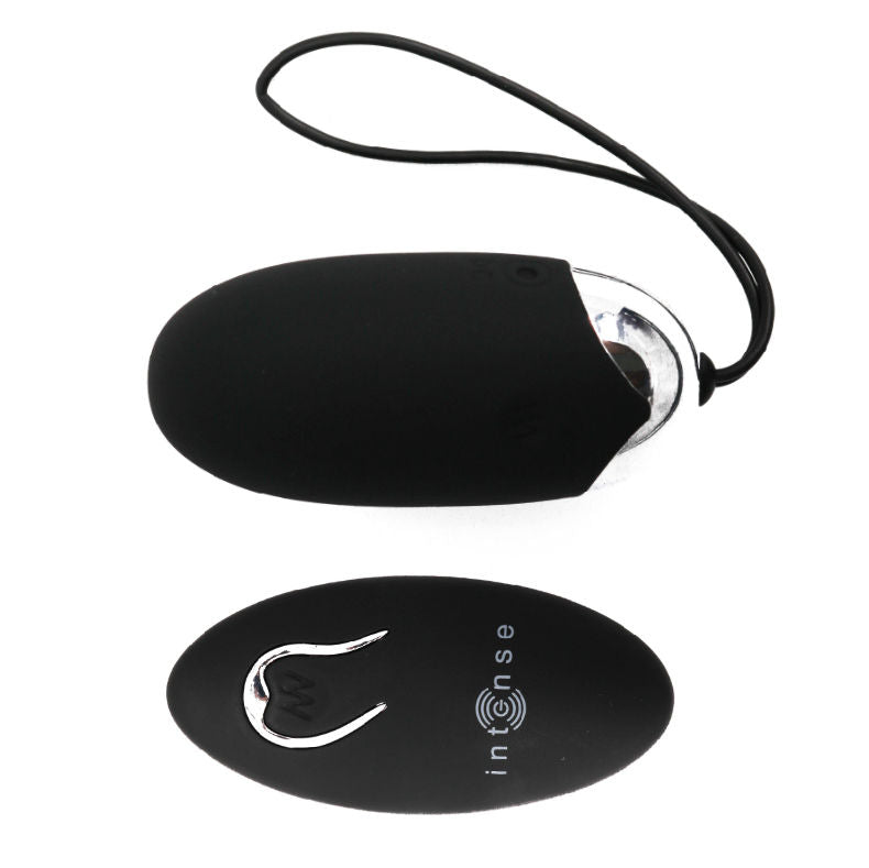 Uovo vibrante Flippy II nero con telecomando, toy intimo della linea INTENSE COUPLES TOYS, visibile in immagine.