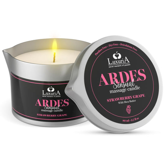 Candela da massaggio INTIMATELINE LUXURIA con aroma all'uva, mostra la confezione elegante e la candela accesa per massaggi rilassanti.