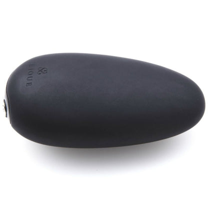 Massaggiatore vibrante nero JE JOUE, dispositivo portatile con pulsanti di controllo e design ergonomico, per massaggi rilassanti