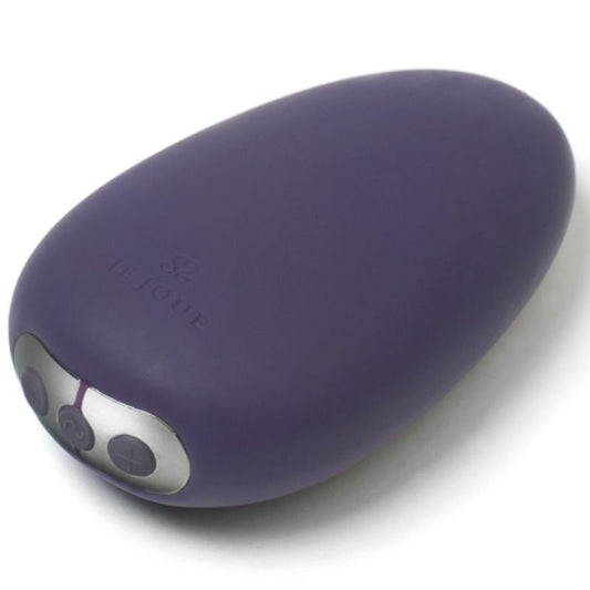 Massaggiatore vibrante viola JE JOUE, con design ergonomico e pulsanti di controllo visibili, ideale per relax e stimolazione.