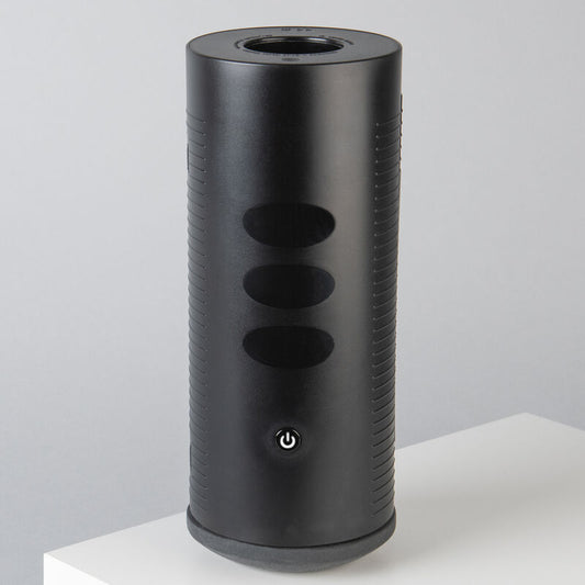 Masturbatore tecnologico Titan di KIIROO, dispositivo innovativo con design avanzato e materiali di alta qualità.