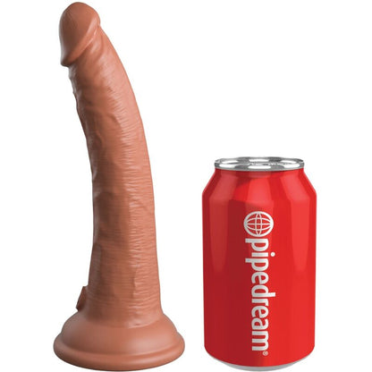 Imbracatura regolabile KING COCK Elite con dildo di 17,8 cm, mostrata in primo piano su sfondo neutro.