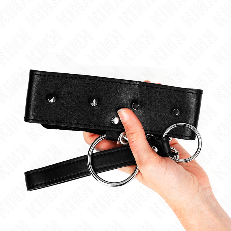 Collana KINK di 65 cm con guinzaglio e borchie in argento, modello regolabile 36-43 cm, con dettagli in metallo e design robusto.