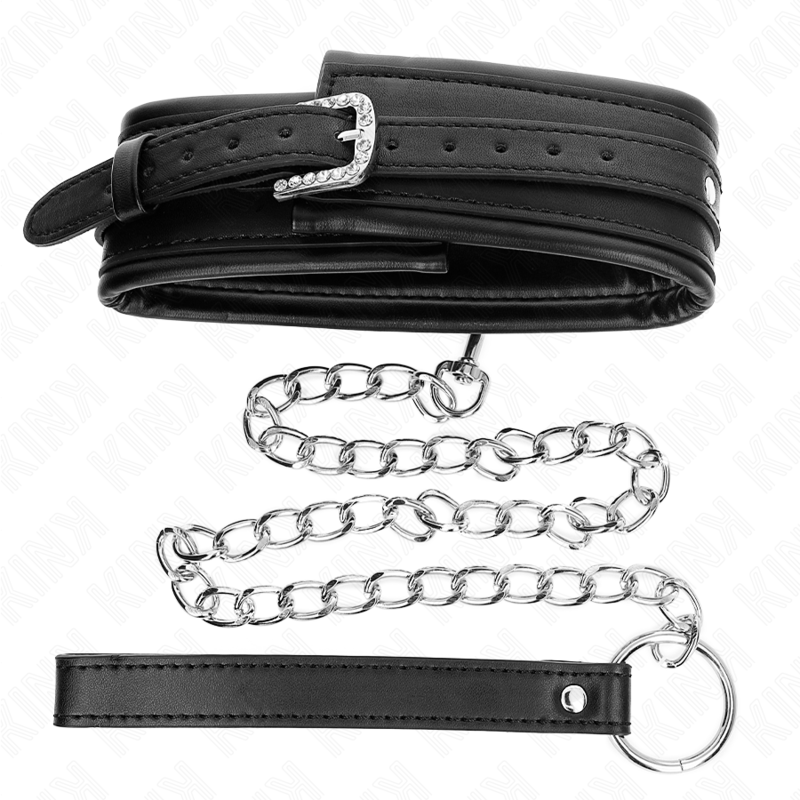 Collana con cinturino e fibbia lucida KINK, lunghezza 65 cm, dettagli in metallo brillante, con chiusura regolabile.