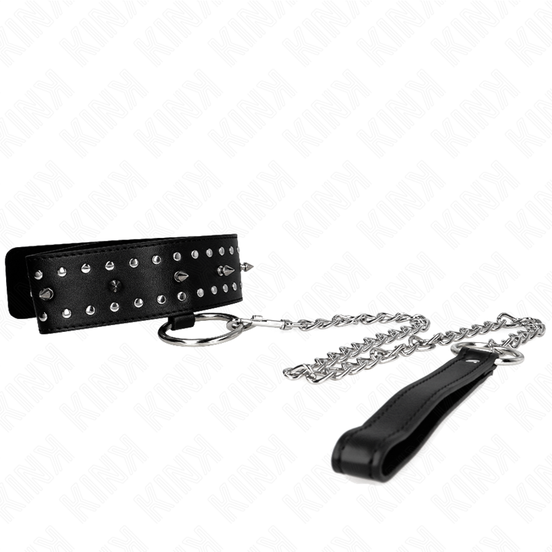 Collana con guinzaglio KINK in argento, modello regolabile con borchie, lunga 65 cm, con anello e dettagli metallici.