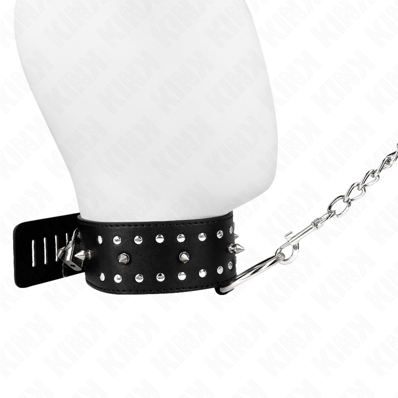 Collana con guinzaglio KINK in argento, modello regolabile 36-43 cm, con borchie e lunghezza di 65 cm per uso decorativo.