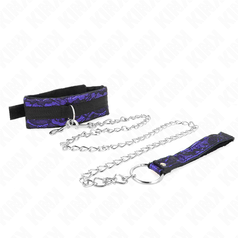 Collana corta KINK in pizzo di velluto con cintura in nylon, lunghezza 105 cm e profilo di 44 x 5,5 cm, visibile in dettaglio.