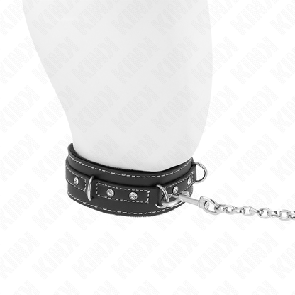 Collana in pelle PVC KINK con cintura di 105 cm, rivetto con strass, lunghezza 41,5 cm e larghezza 4 cm, dettagli eleganti.