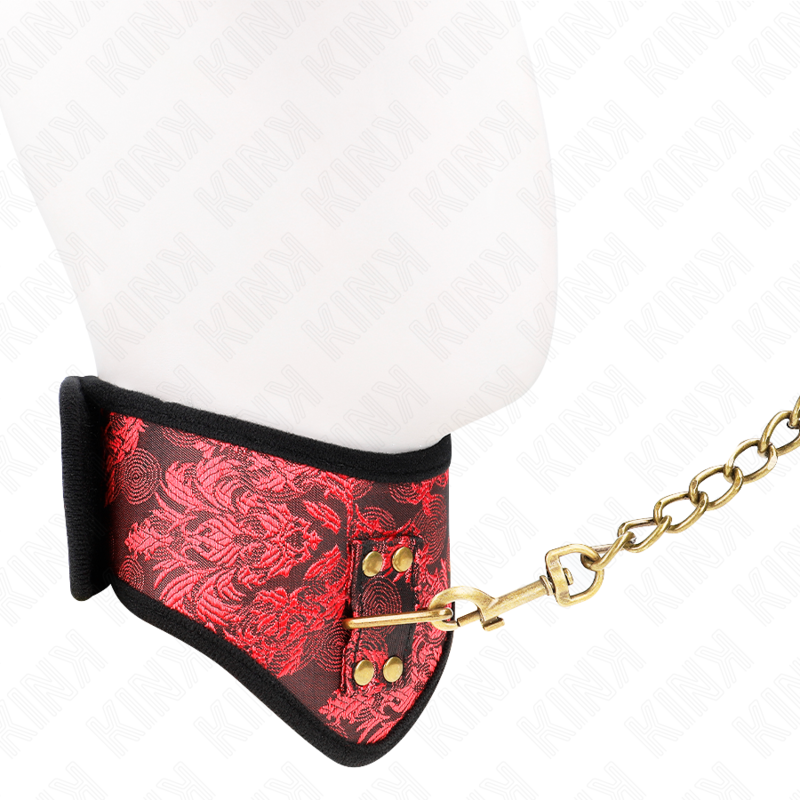 Collana modello Scandalo di KINK con cinturino in pizzo nero, lunghezza 75 cm, dettagli eleganti e raffinati.