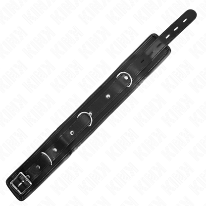 Collare KINK modello base con guinzaglio di 65 cm, in pelle nera, con dettagli regolabili e chiusura robusta.