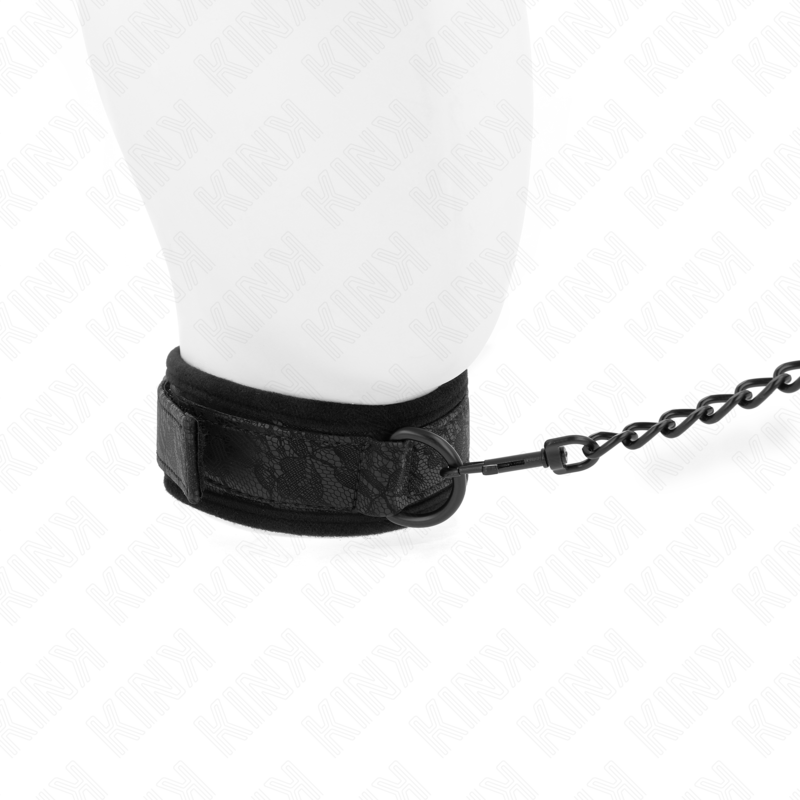 Collare base KINK con guinzaglio regolabile da 34 a 54 cm, 5 cm di larghezza, con anello e dettagli in metallo.