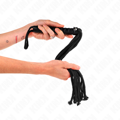 Frusta in corda nera KINK IMPACT & TOUCH, lunga 56 cm, con manico in pelle e corda resistente, perfetta per giochi BDSM.