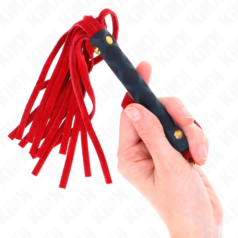Frusta in camoscio rosso KINK IMPACT & TOUCH, lunga 30 cm, con impugnatura in pelle e dettagli in camoscio morbido.