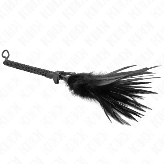 Piume di pollo giocose di 35 cm di KINK IMPACT & TOUCH, morbide e leggere, visibili in primo piano sull'immagine.
