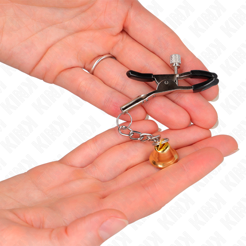 Morsetti per capezzoli KINK NIPPLE GRIP con pendente campanella in oro da 6 cm, accessorio erotico per gioco di ruolo.
