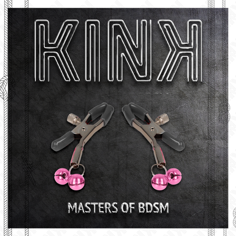 Morso per capezzoli KINK NIPPLE GRIP con doppia campana rosa, 6 cm, in metallo, dettagli decorativi, mostrato su modello con pelle nuda.