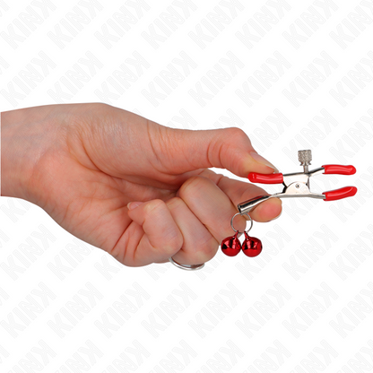 Pinza per capezzoli doppia campana rossa KINK Nipple Grip, lunghezza 6 cm, in acciaio, con dettagli decorativi.