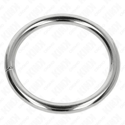 Anello per pene in metallo KINK Ring Power, diametro interno di 5 cm, con finitura liscia e robusta, posizionato su superficie neutra.