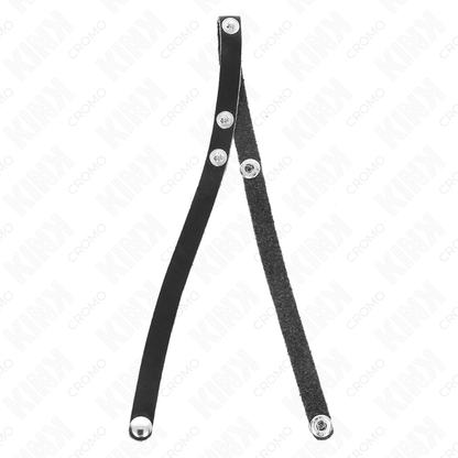 Anello penieno in pelle KINK RING POWER con chiusura a pressione, misura 39 x 1 cm, visibile in primo piano.
