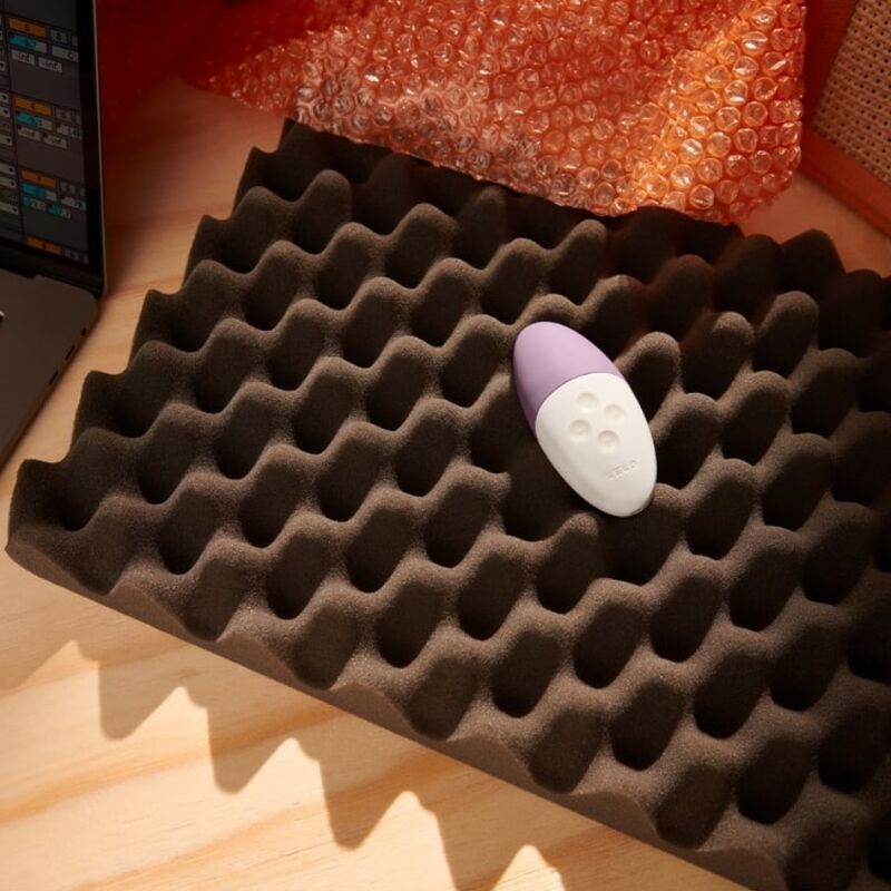 Massaggiatore clitoride LELO SIRI 3 Calm lavanda, design ergonomico e dettagli in morbido materiale morbido e avvolgente.