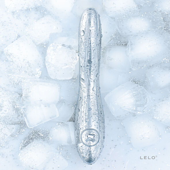Vibratore LELO Inez in acciaio inossidabile, elegante e liscio, con forma ergonomica e superficie lucida, per piacere e stimolazione.