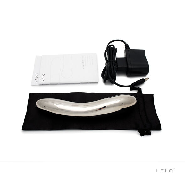 Vibratore LELO Inez in acciaio inossidabile, elegante e liscio, con design moderno e superficie lucida.