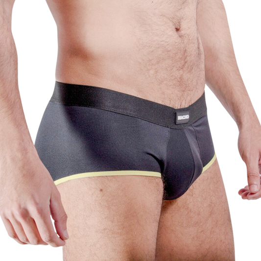 Slip giallo scuro MACHO MS24A di MACHO UNDERWEAR, morbido tessuto e vestibilità comoda, visibile in primo piano nell'immagine.