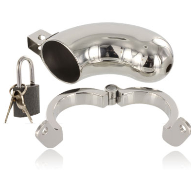 Anello di castit in metallo hard, elegante e robusto, con finitura liscia e design semplice, indossato al dito.