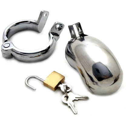 Anello di castità in metallo METAL HARD, design robust e resistente, visibile dall'immagine in primo piano.