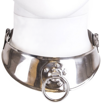 Collare di trattenuta METAL HARD in metallo con anello, robusto e resistente, ideale per applicazioni di sicurezza e controllo.