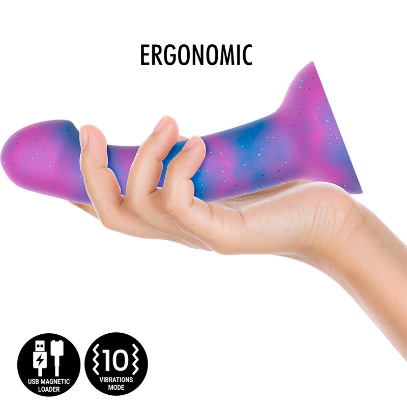 Dion Galactic Dildo M di MYTHOLOGY FANTASY DILDO, vibratore wireless compatibile con tecnologia WatchMe, con design innovativo.