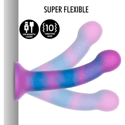 Dildo MYTHOLOGY Dion Galactic S con tecnologia wireless, vibratore WatchMe compatibile, design futuristico e dettagli lucidi.