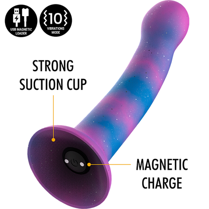 Dildo Mythology Dion Galactic S, vibratore wireless WatchMe, design futuristico, superficie liscia e dettagli galattici.