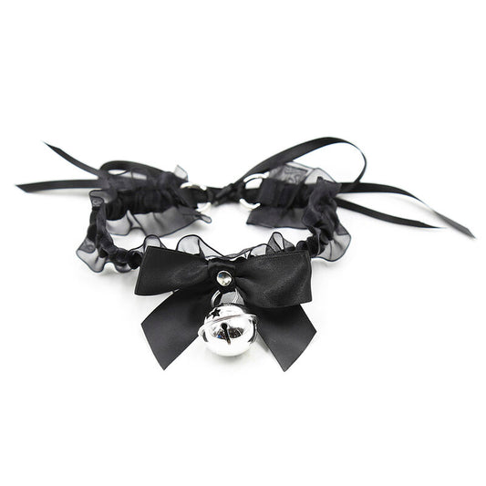 Collana fetish in pizzo OHMAMA FETISH, dettaglio di pizzo nero e design seducente, perfetta per look audaci e sensuali.