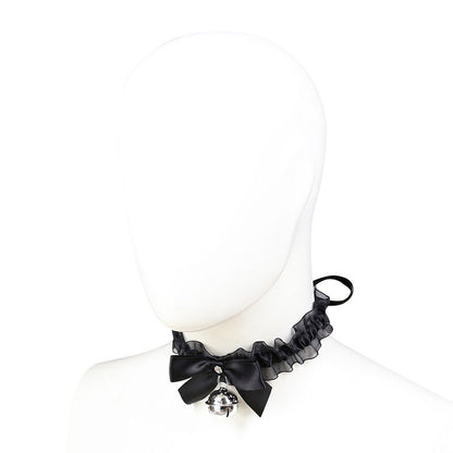 Collana fetish in pizzo OHMAMA FETISH con dettagli eleganti e trasparenze, ideale per look audaci e sensuali.