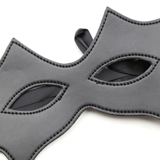 Maschera felina nera di OHMAMA FETISH, con dettagli in tessuto e stile seducente, perfetta per costumi e giochi di ruolo.