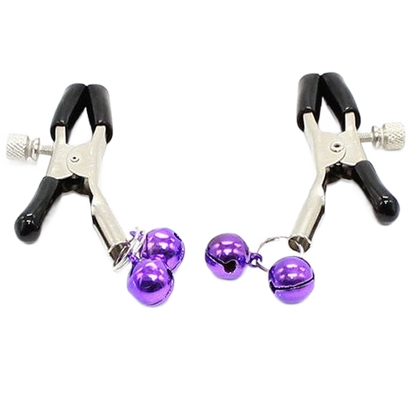 Morsetti per capezzoli OHMAMA FETISH con campanella lilla, accessori BDSM in metallo con dettagli decorativi.