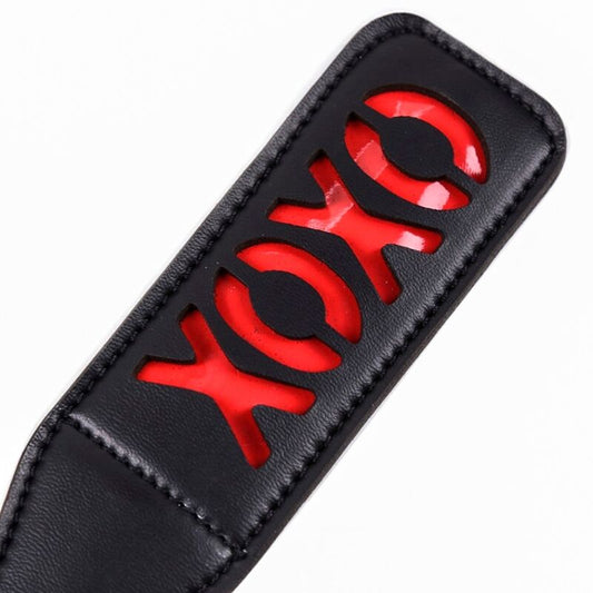 Pagaia Ohmama Fetish Xoxo in materiali di alta qualità, con dettagli decorativi eleganti e design seducente.