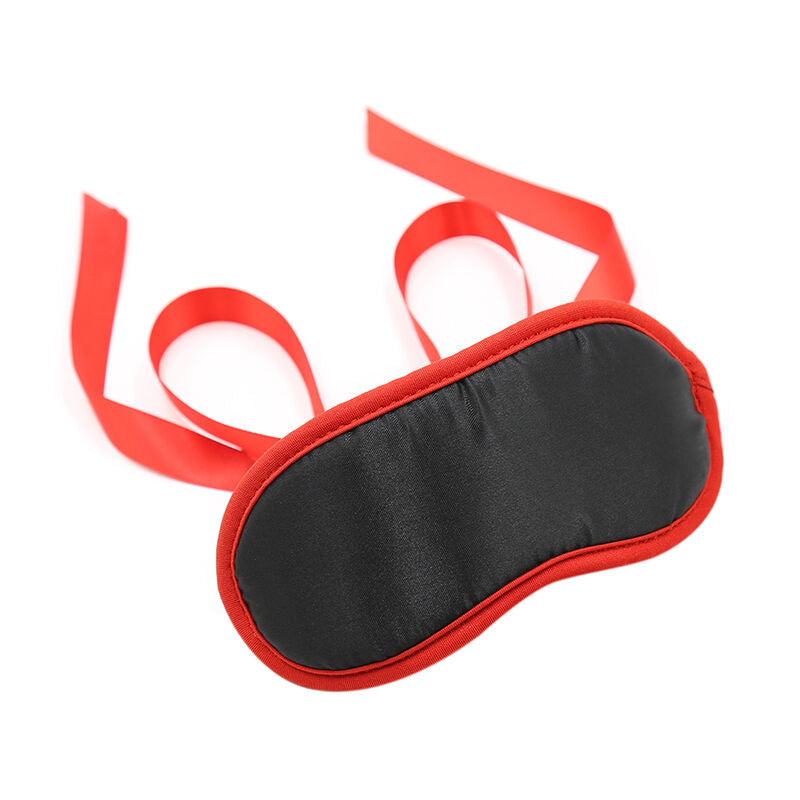 Mascherina fetish nera OHMAMA Bordi Rossi, design elegante con dettagli rossi, realizzata da OHMAMA MASKS.