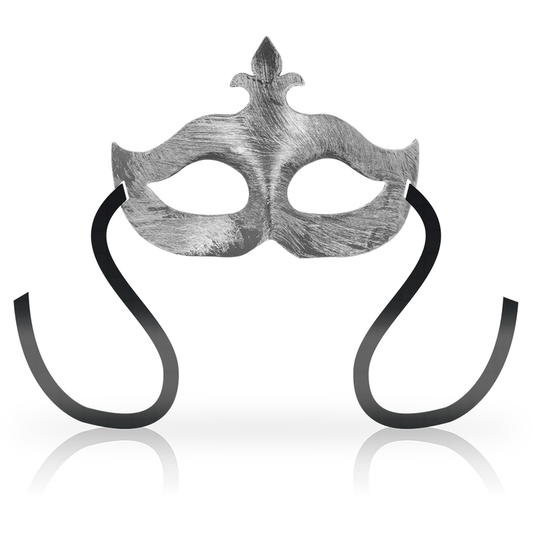 Maschera viso OHMAMA con motivo fiore de Lis in argento, realizzata da OHMAMA MASKS, elegante e raffinata per la cura della pelle.