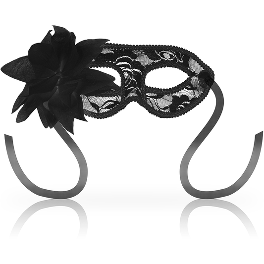 Maschera in pizzo nero con fiori di OHMAMA MASKS, dettagli delicati e eleganti, perfetta per un look sofisticato.