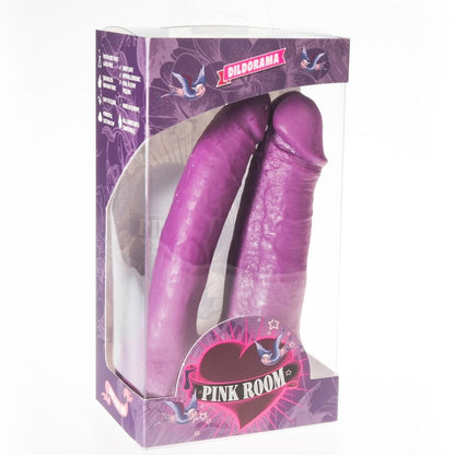 Dildo realistico Arthus viola di PINK ROOM, 17 cm, con superficie dettagliata, visibile in immagine.