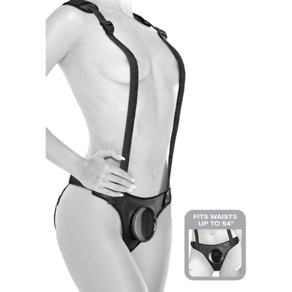 Imbracatura strap-on PIPEDREAMS Body Dock con bretelle regolabili, ideale per l'intimità e il gioco di ruolo.