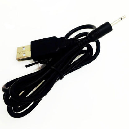 Caricatore USB Pretty Love con cavo, dispositivo di ricarica compatto e pratico per accessori elettronici.