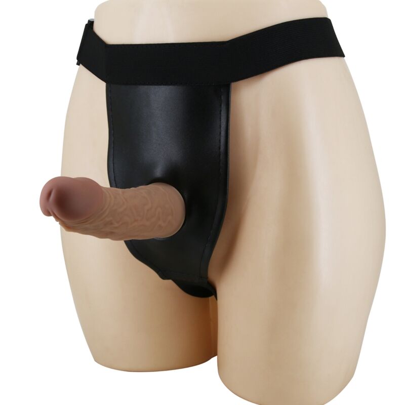 Imbracatura slip di PRETTY LOVE con dildo integrato, in tessuto nero e regolabile, per giochi intimi e sensuali.