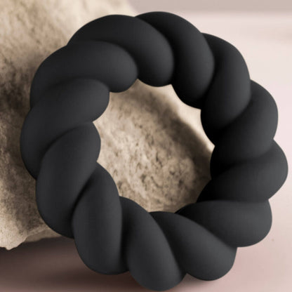 Anello masturbatore Twist in silicone nero di ROCKS-OFF, con design avvolgente e texture morbida per stimolazione.