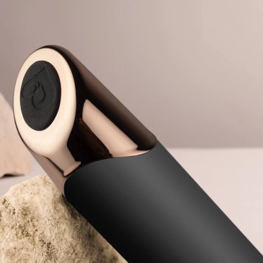 Vibratore G-spot ROCKS-OFF Chaiamo G nero, design elegante e compatto, ideale per stimolazione puntuale e piacere.